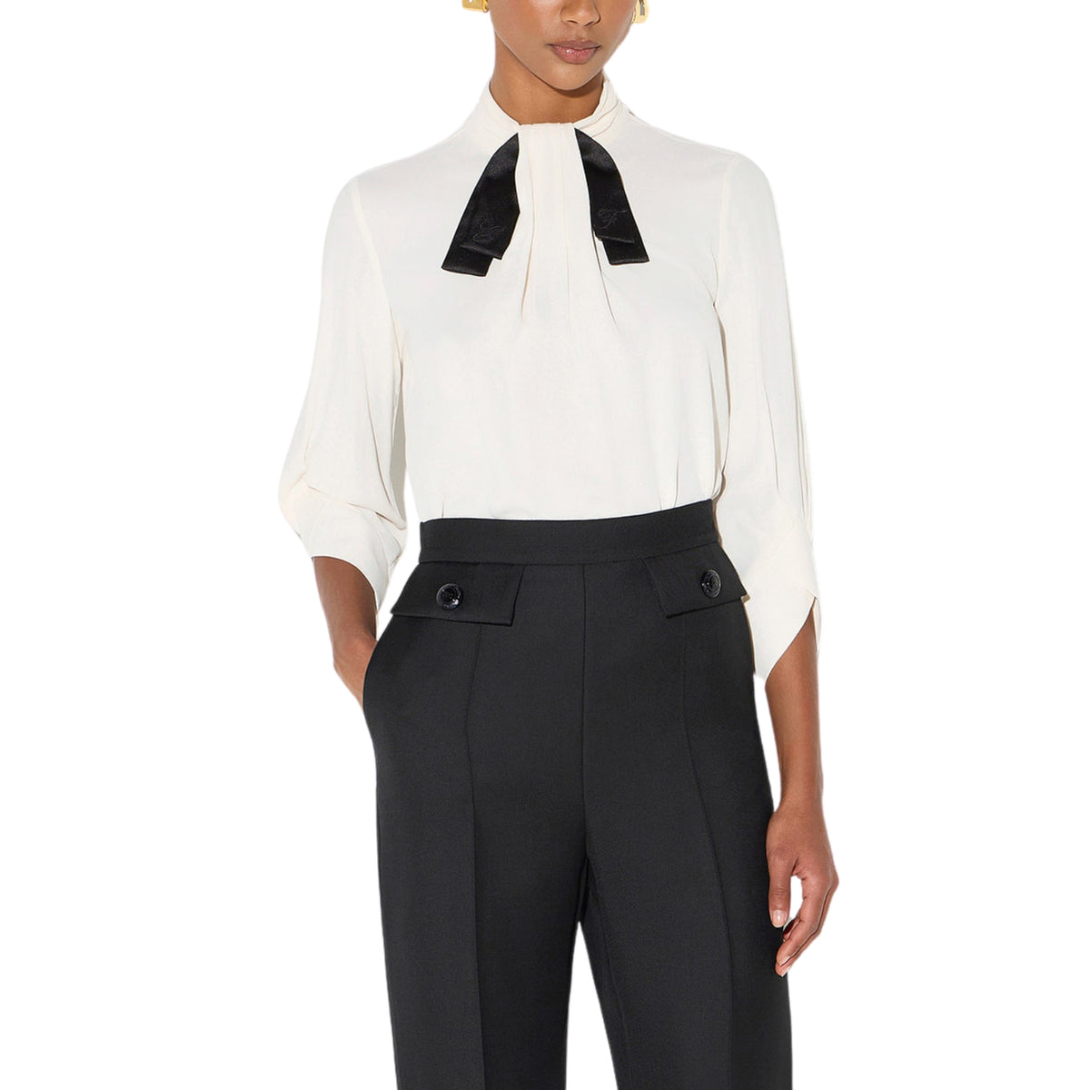 Blusa in georgette con colletto jabot - Burro