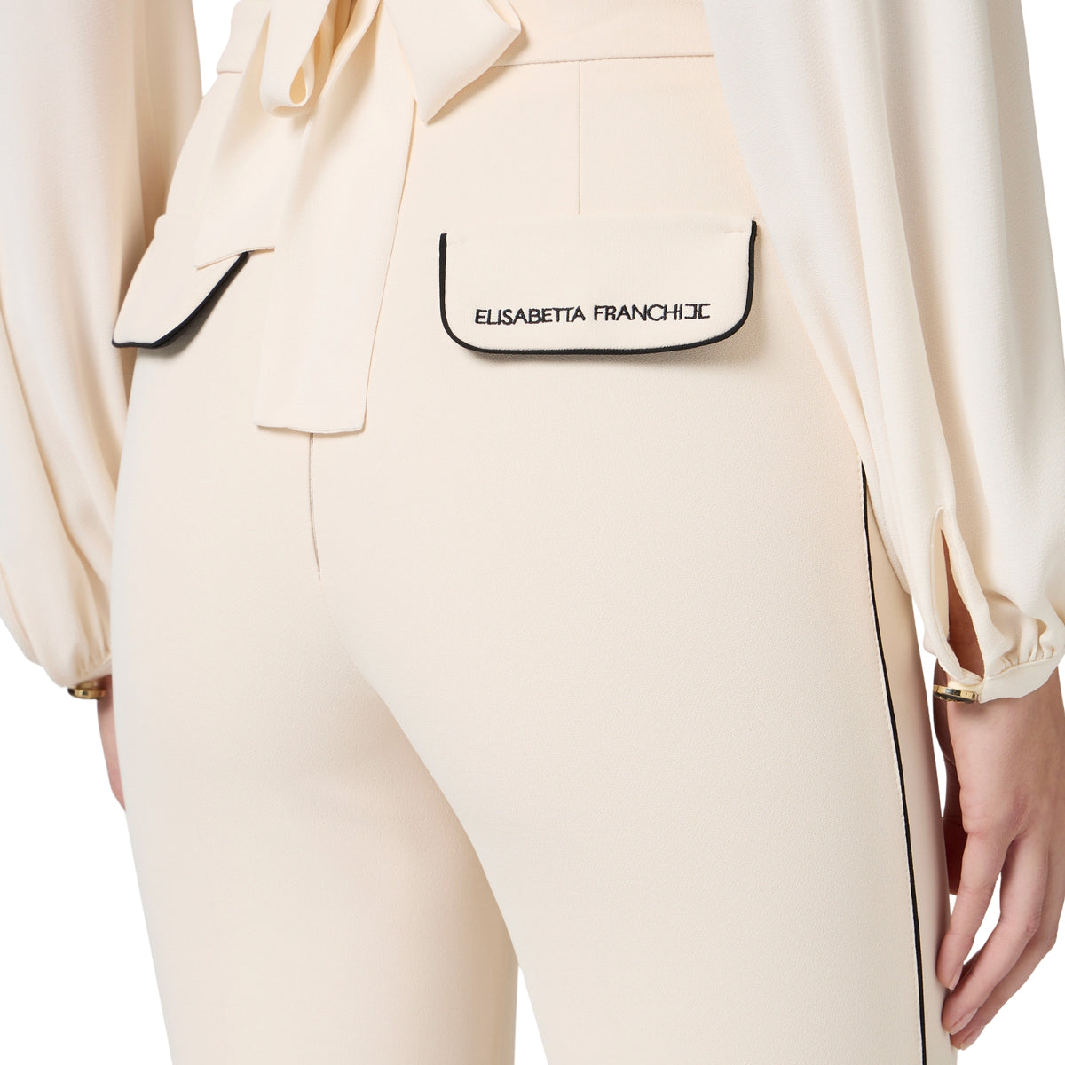 Pantalone crêpe con piping a contrasto - Burro/Nero