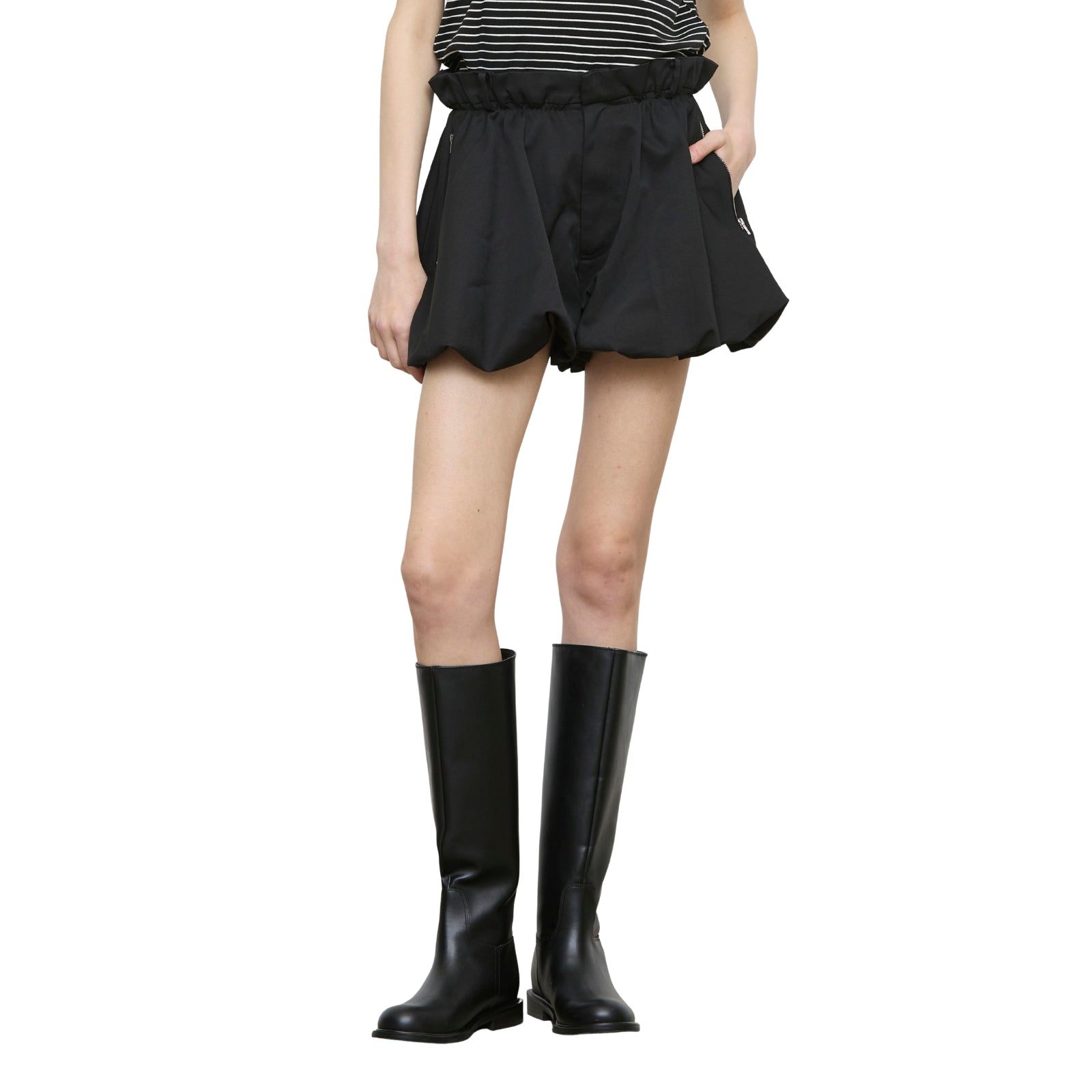 Shorts neri a palloncino con vita elasticizzata