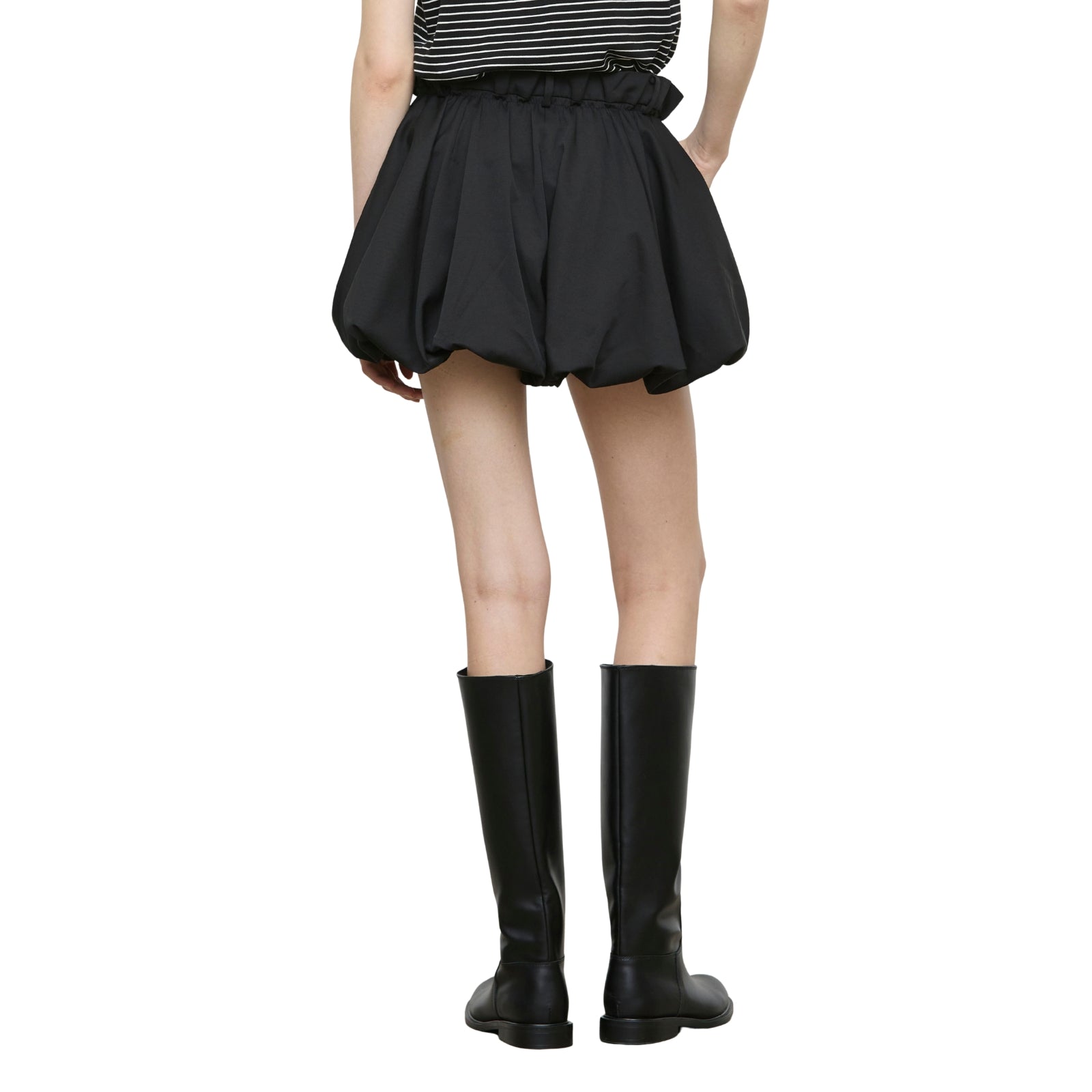 Shorts neri a palloncino con vita elasticizzata