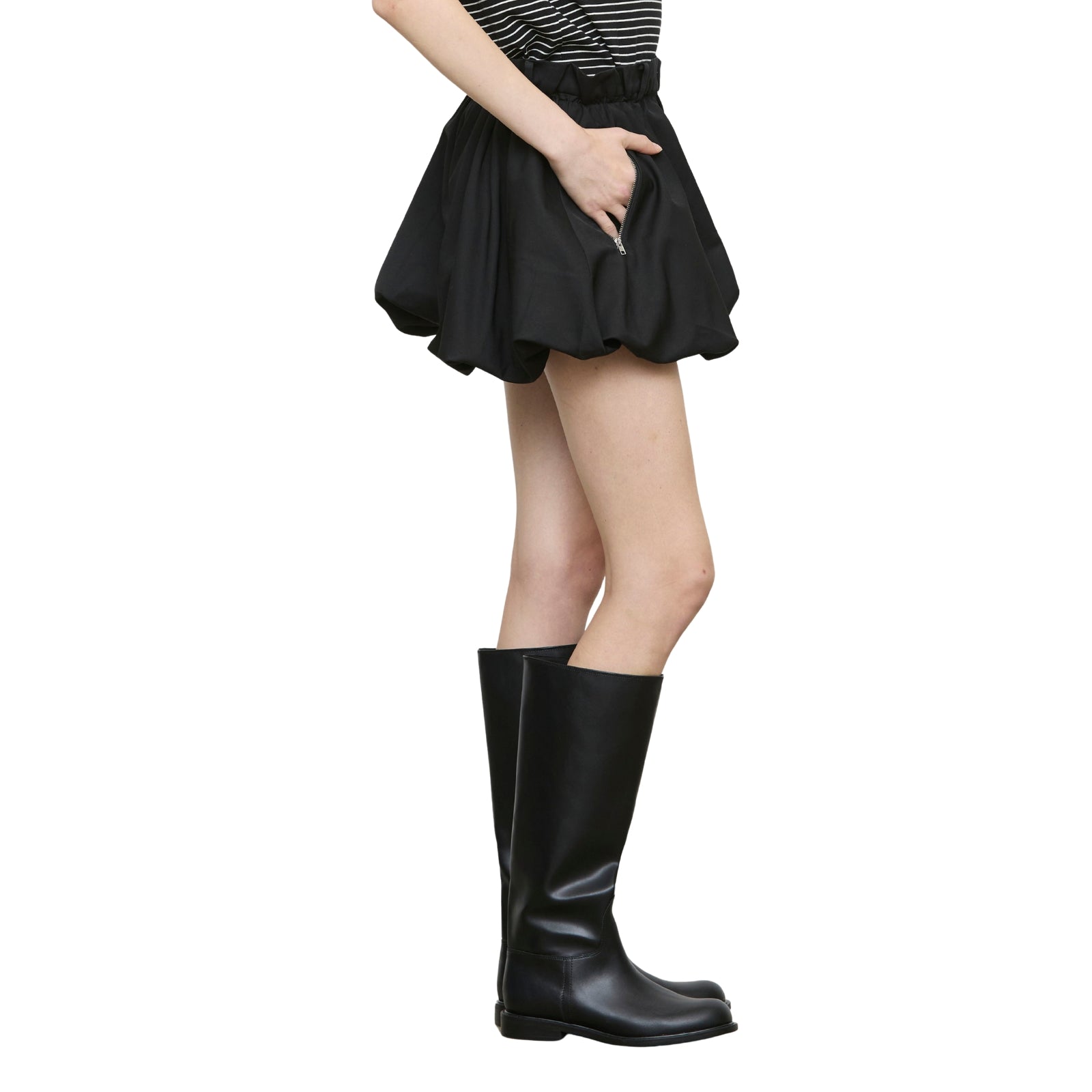 Shorts neri a palloncino con vita elasticizzata