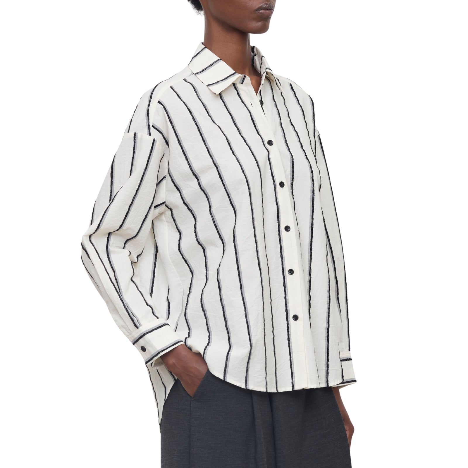 Camicia oversize a righe nere e grigie con polsini