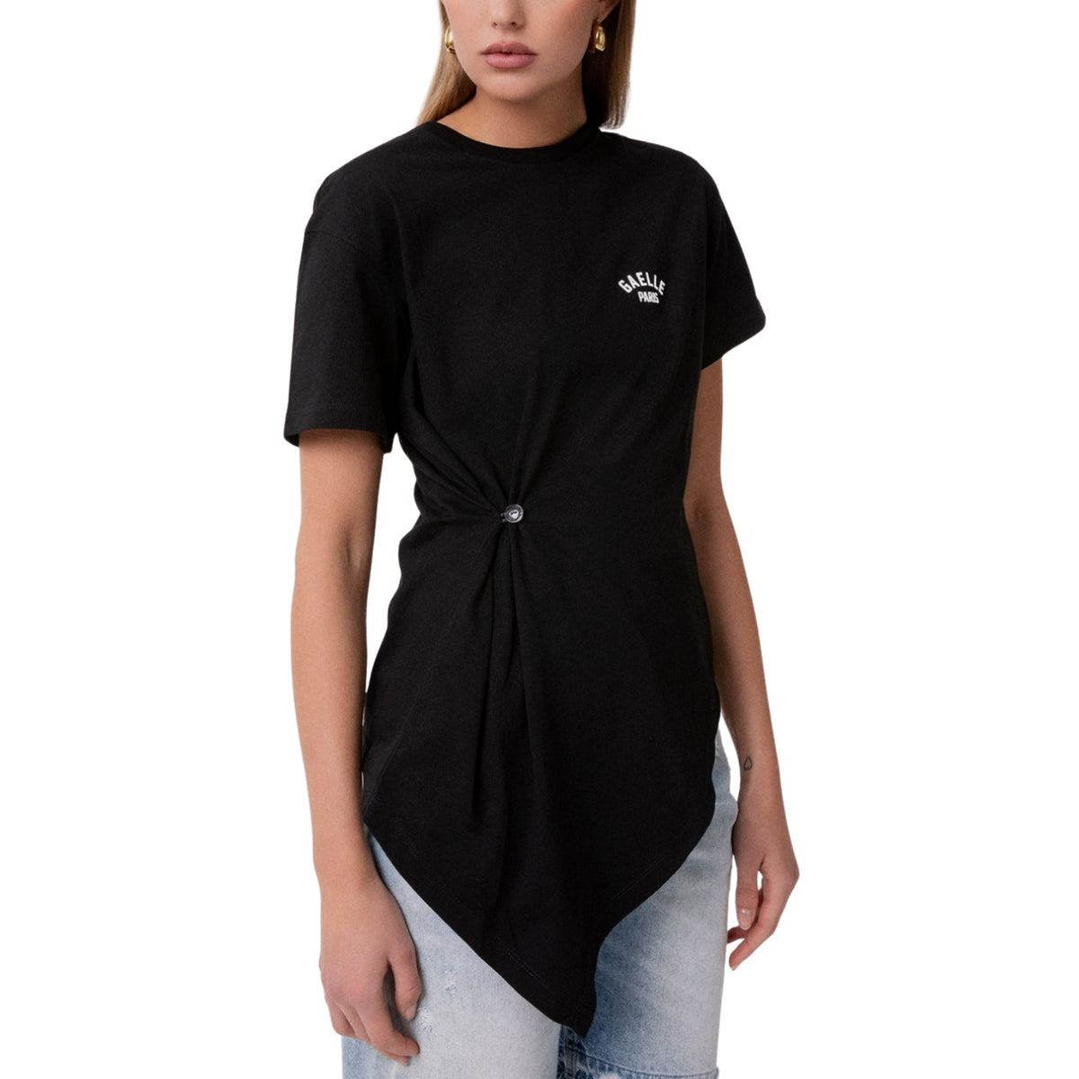 T-shirt paricollo con dettaglio sul davanti - Nero